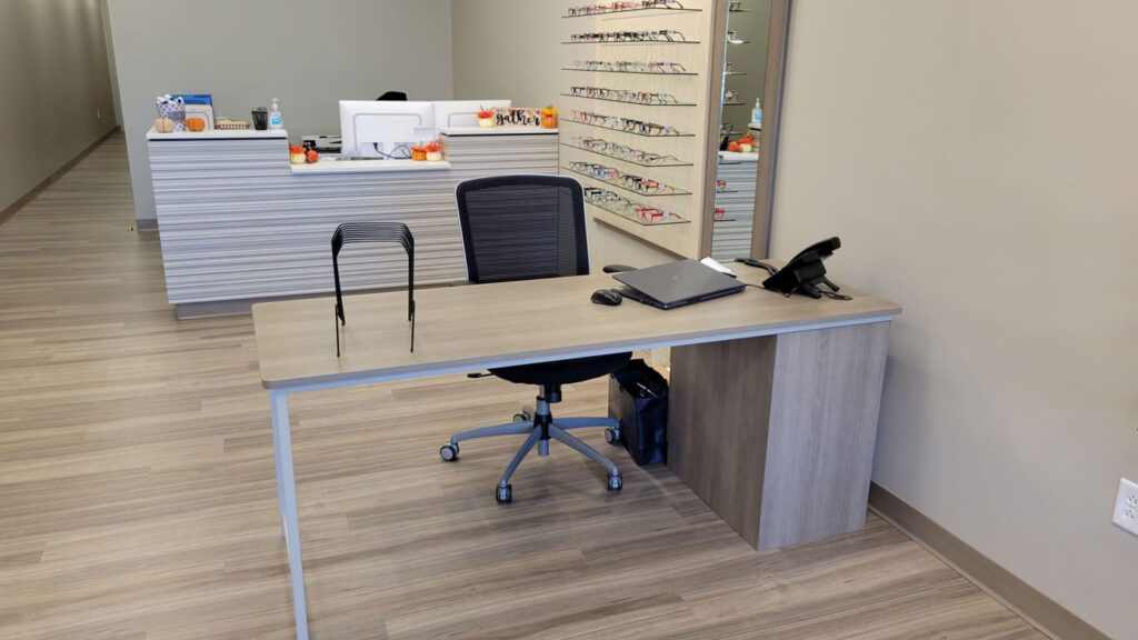 Parkville-Optician-Desk—09-20-2021